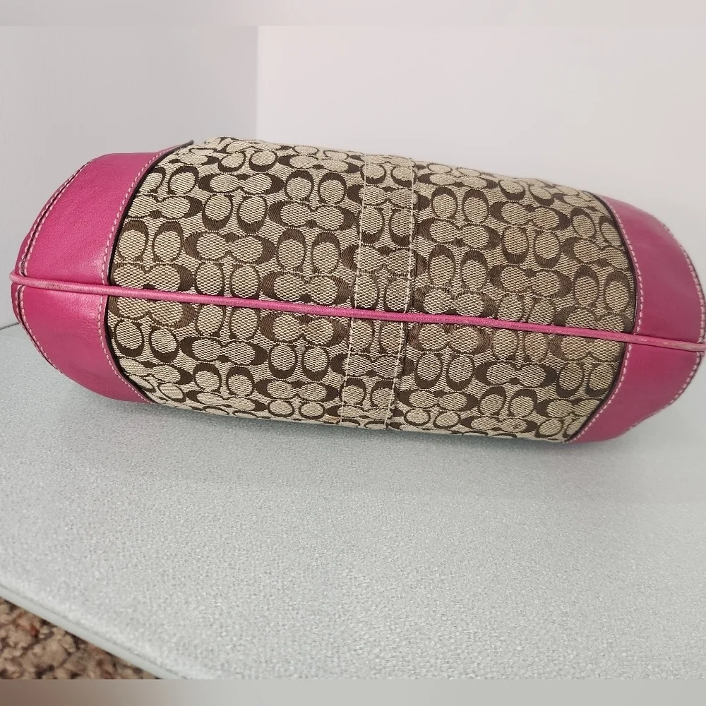 Coach RARE! vintage pink leather‎ and taupe signature C canvas hobo bag
